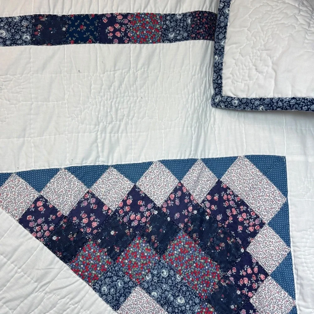 VTG‎ Handmade Patchwork Heirloom Quilt 80s Blanket Blue White Floral Cottagecore
